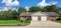 Building Photo - Single Level 2 Bed Half-Duplex with Attached Garage
