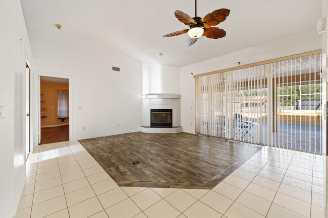 Building Photo - 1255 SE Naples Ln