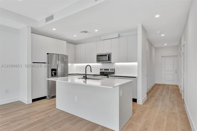 Building Photo - 1533 NW 94th Ave