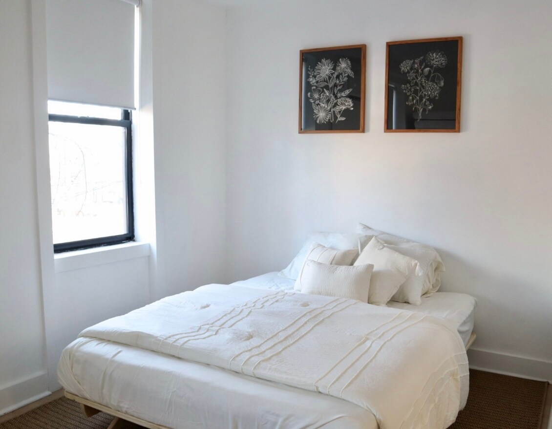 bedroom - furnished - 411 E Girard Ave
