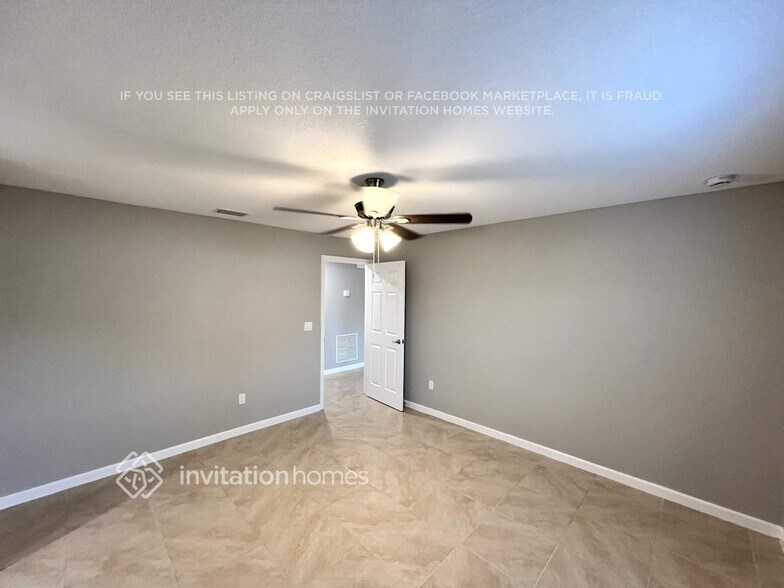 Building Photo - 1931 SE Dock St