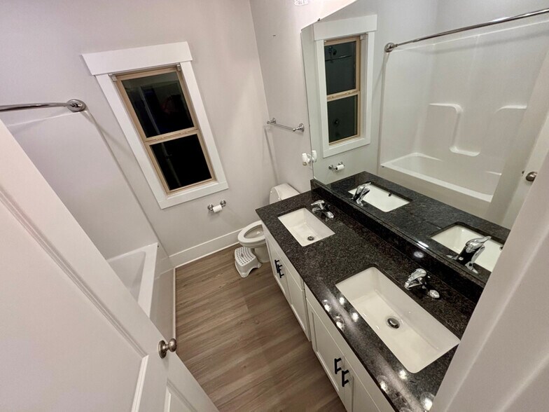 Building Photo - 9133 Monteagle Blvd SE