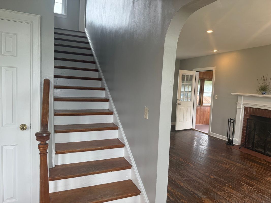 Building Photo - 129 Garber Ln