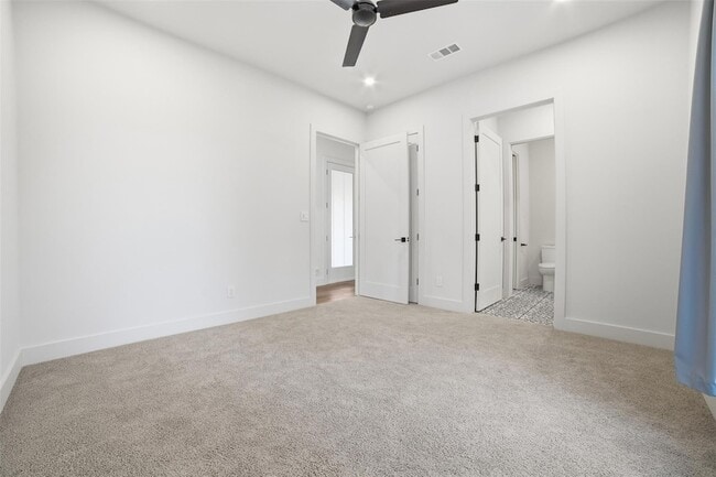 Building Photo - 23937 Oscar Rd