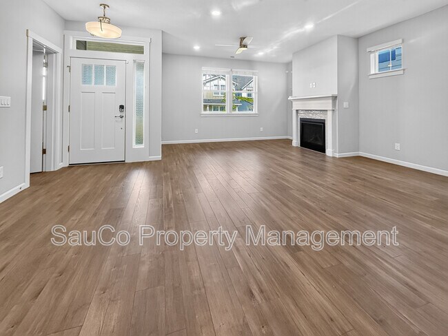 Building Photo - 3909 SE Zircon Ln