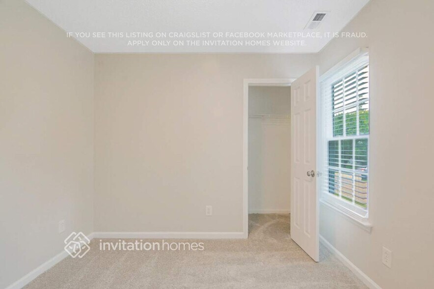 Building Photo - 4921 Silverdene St