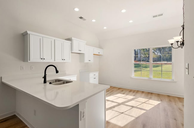 Building Photo - 6275 Clover Ct