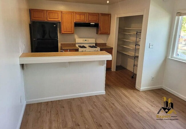 Building Photo - 3541 Town Ct