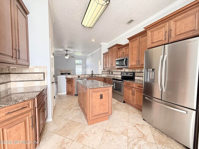 Building Photo - 11411 Kingsley Manor Way