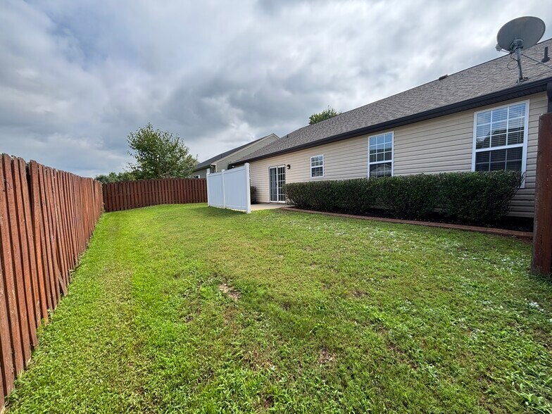 Building Photo - 115 Bascom Ct