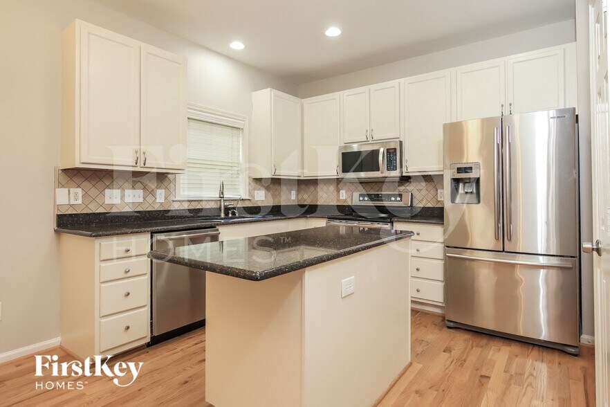 Building Photo - 3802 Northumberland Dr