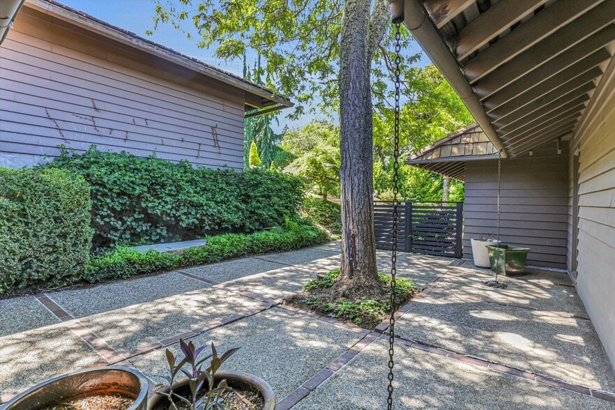 Building Photo - 17642 Upper Cherry Ln