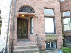 Building Photo - Spacious 3 Bedroom/ 2 Bath-Lower Level