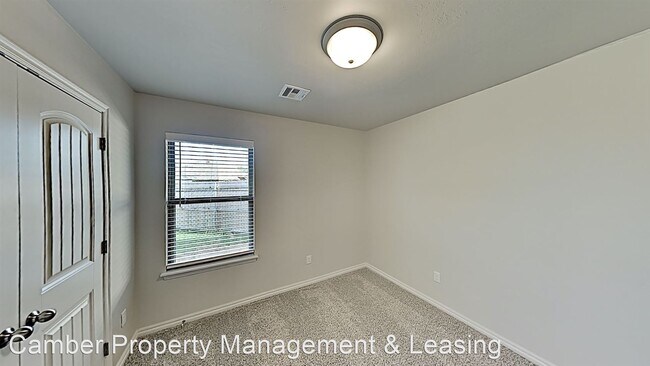 Building Photo - 4 br, 2 bath House - 2225 Cale Cove