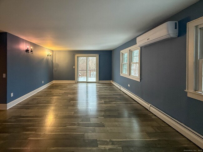 Building Photo - 2 Maple Ln