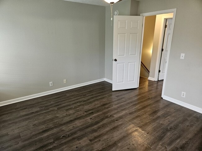 Building Photo - 2015 Bradyville Pike