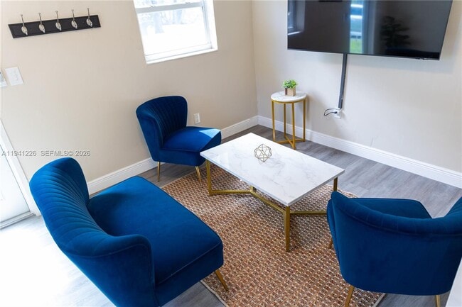 Building Photo - 250 NW 14th Way