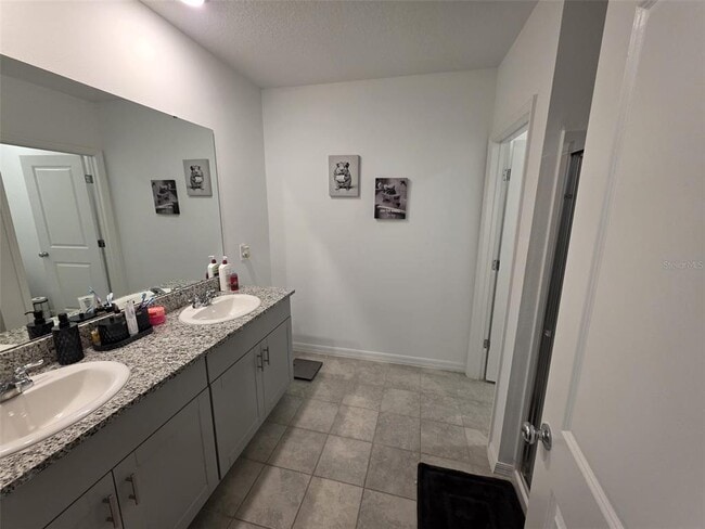Building Photo - 559 Wayland Dr