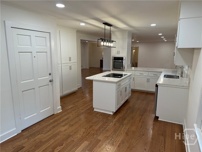 Building Photo - 185 Landor Dr