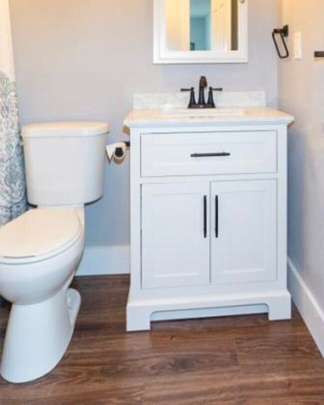 Building Photo - 3 bedroom, 2 bath with double car attached garage, newly remodeled.