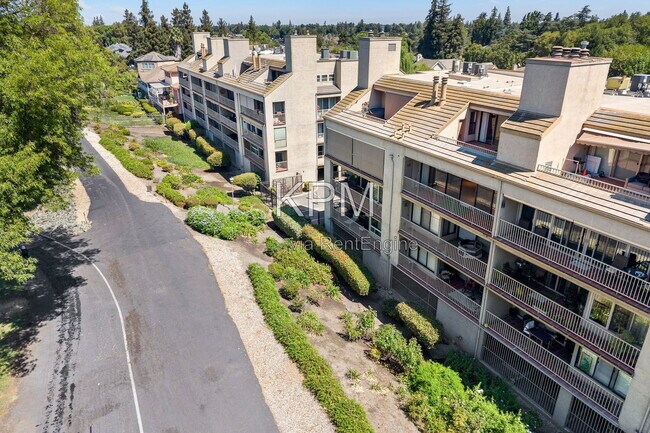 Building Photo - 6669 Embarcadero Dr