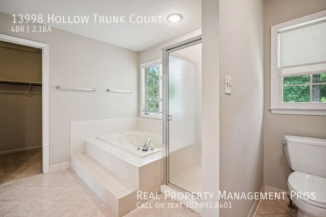 Building Photo - 13998 Hollow Trunk Ct