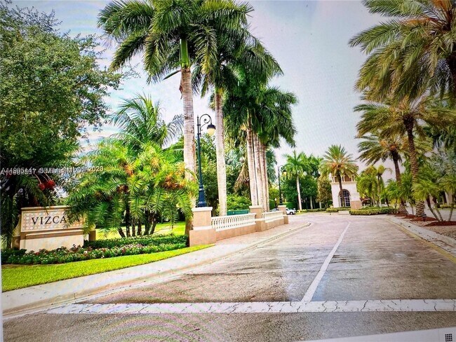 Building Photo - 4932 SW 140th Terrace