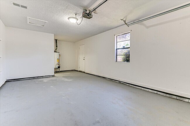 Building Photo - 4532 Hillside Dr