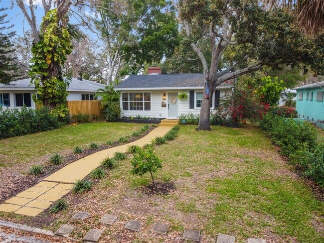 Building Photo - 145 24th Ave SE