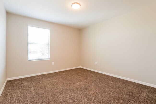 Building Photo - 4011 Bramblewood Loop