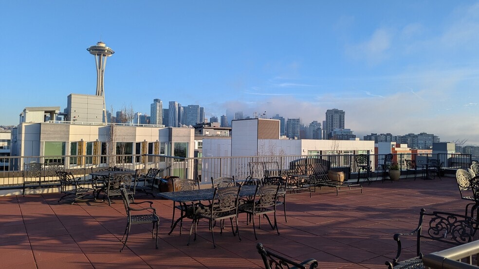 Building Photo - 323 Queen Anne Ave N