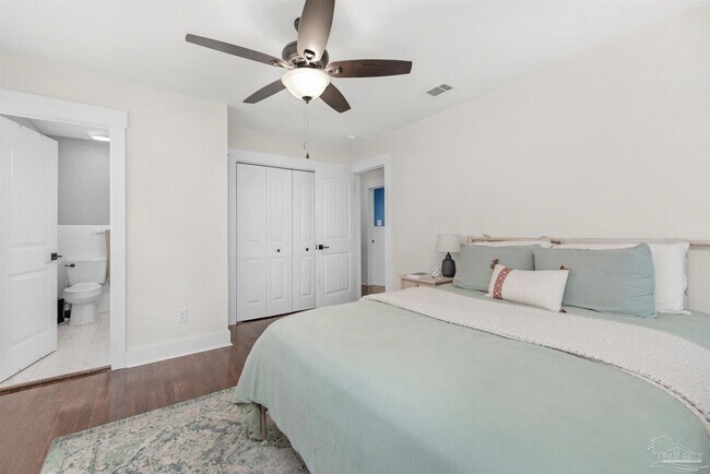 Building Photo - 1800 Foulis Dr