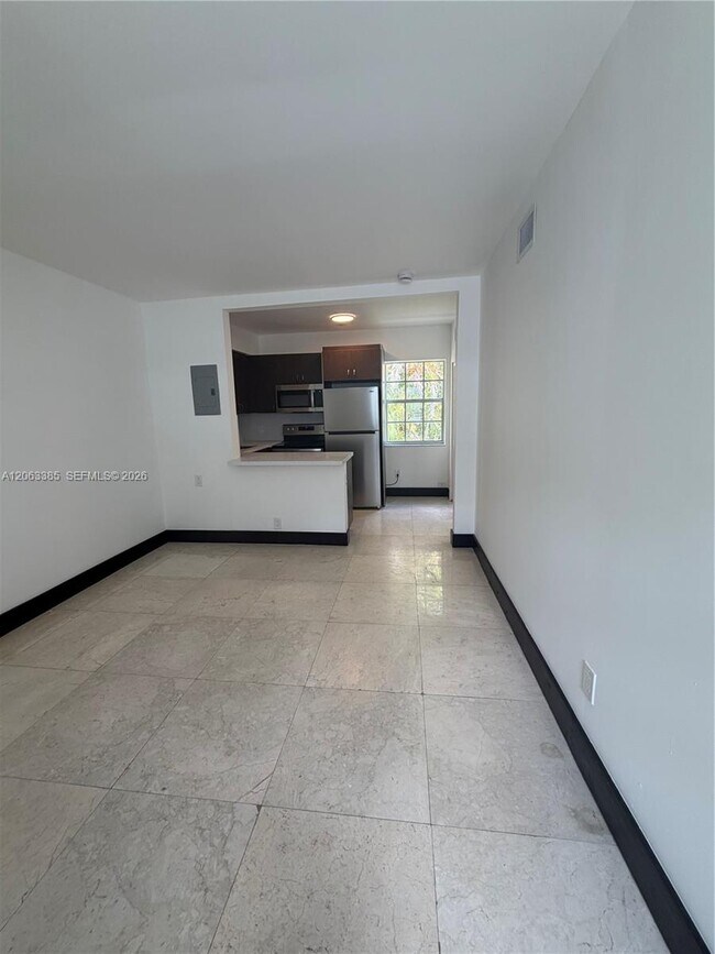 Building Photo - 551 NE 62nd St