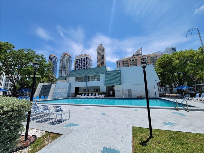 Building Photo - 17560 Atlantic Blvd