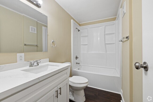 Building Photo - The Vue Apartments! Minutes away from FSU!...