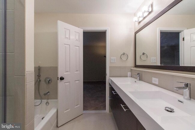 Building Photo - 50 Woodside Rd