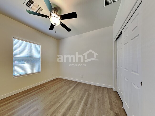 Building Photo - 14237 W Ventura St