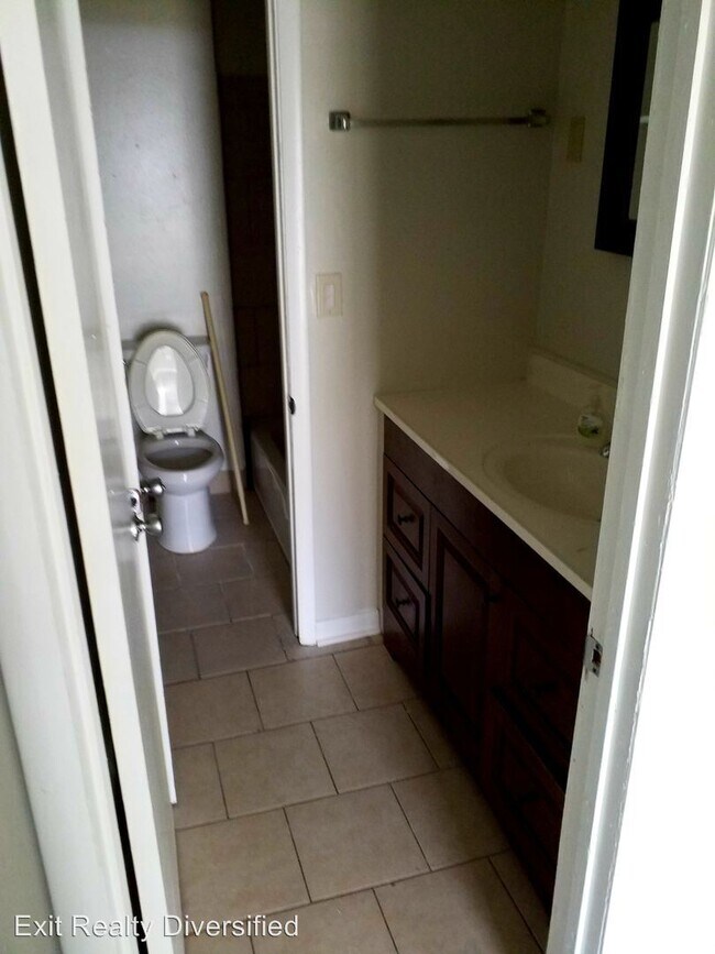 Building Photo - 1717 24th Ave N