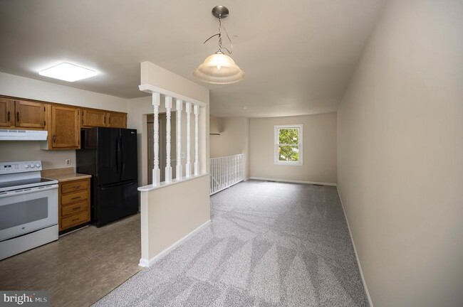 Building Photo - 2111 Mills Dr