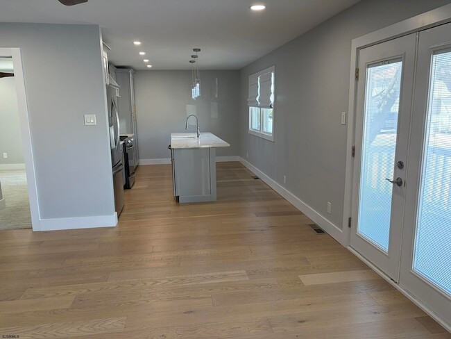 Building Photo - 437 Berkshire Dr