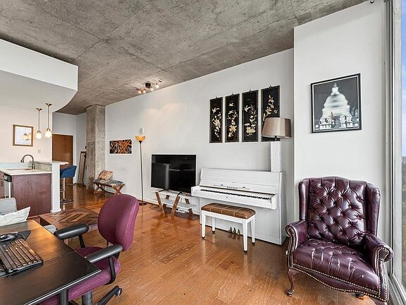 Building Photo - 5925 Almeda Rd