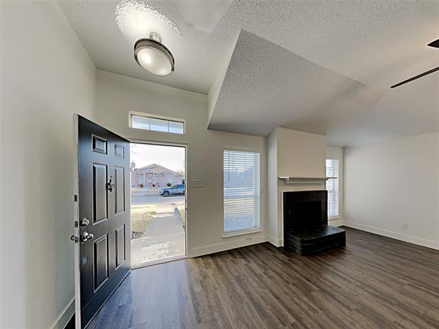 Building Photo - 2705 Hidden Springs Dr