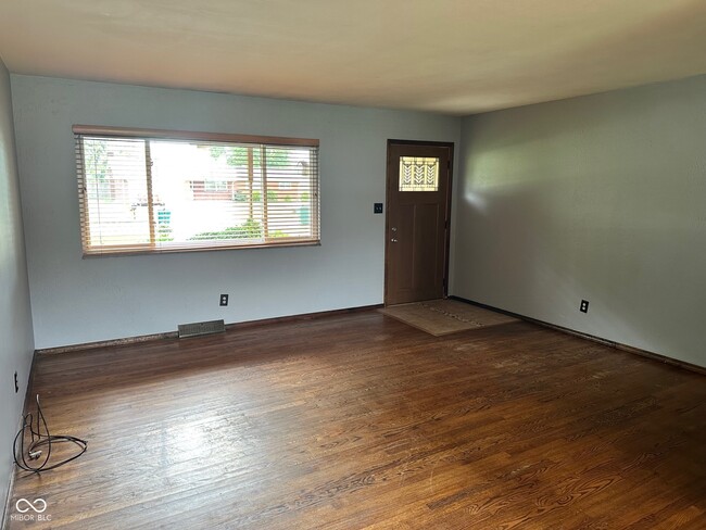Building Photo - 5626 Hammon Dr