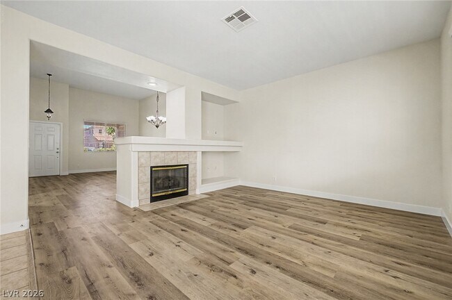 Building Photo - 571 Kavanagh Pl