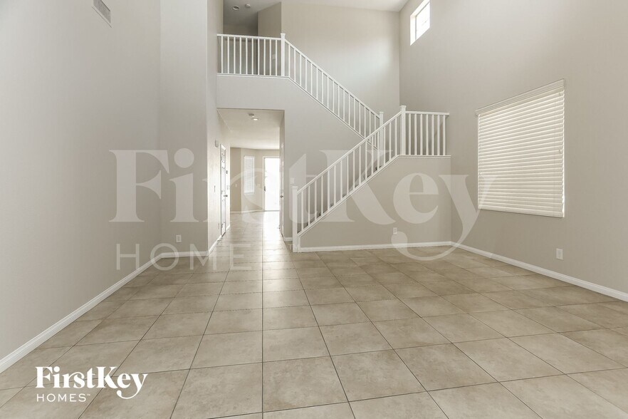 Building Photo - 4032 Villa Serena Ln