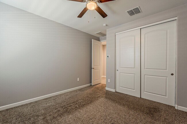 Building Photo - Spacious New-Build Family Home!