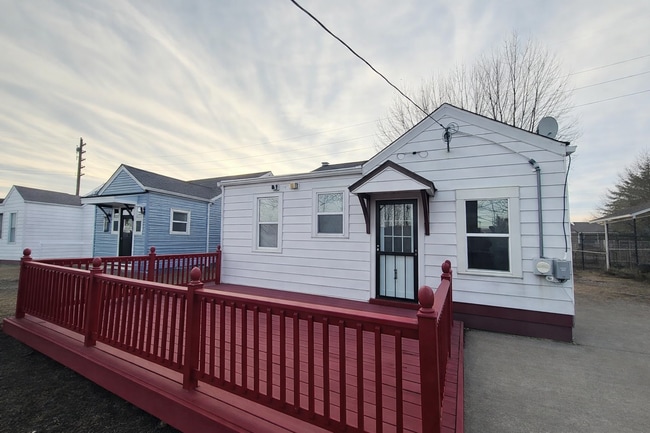 Building Photo - 1235 Kappes St