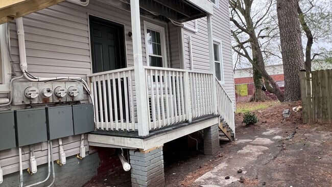 Building Photo - 1707 Holladay St