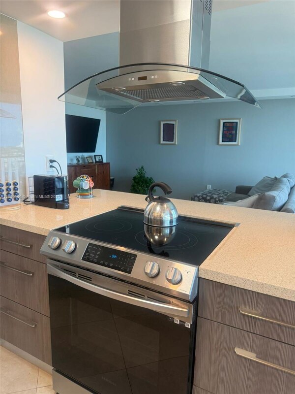 Building Photo - 18021 Biscayne Blvd