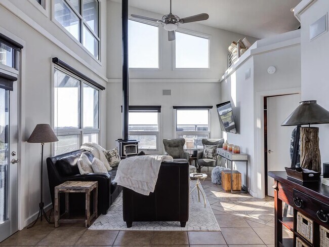 Building Photo - 46 Bonita Vista Dr